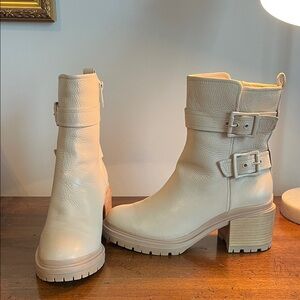 Naturalizer Cream Leather Buckle Ankle Boots